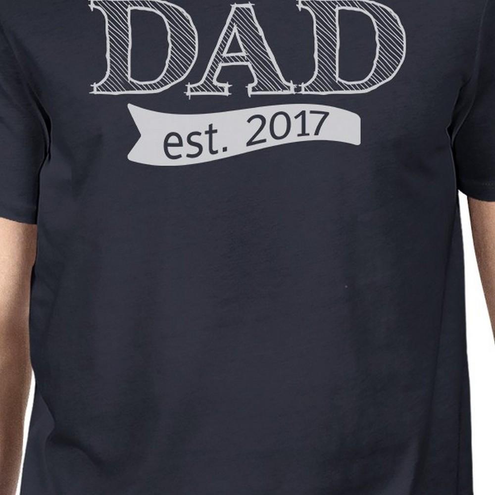 Dad Est 2017 Mens Navy Round Tee Cute Baby Shower Gifts For Dad